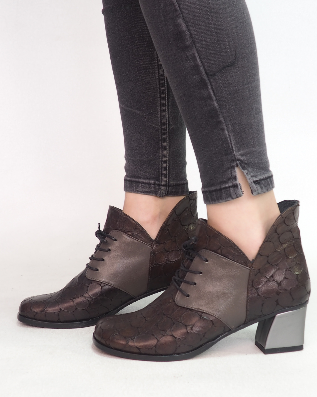 Dawn %100 Deri El Yapımı Kadın Bot